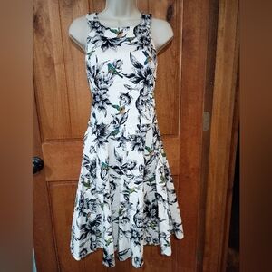 Chic Black And White Floral Print Midi Dress